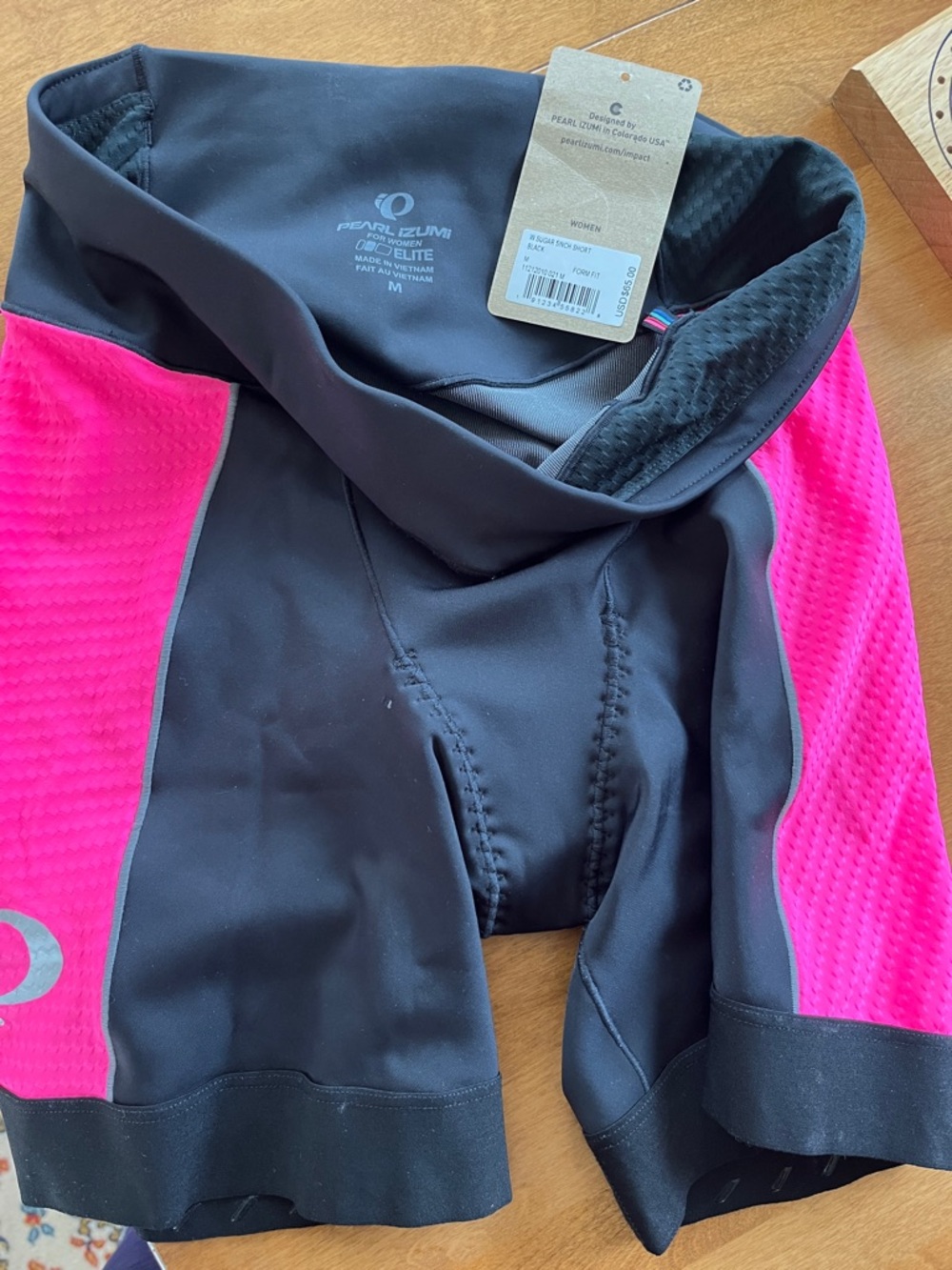 Pearl Izumi Black & Hot Pink Performance Tri Top (S) and Shorts(M) - Picture 3 of 9